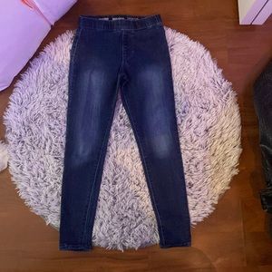 excuse the mess i’m cleaning